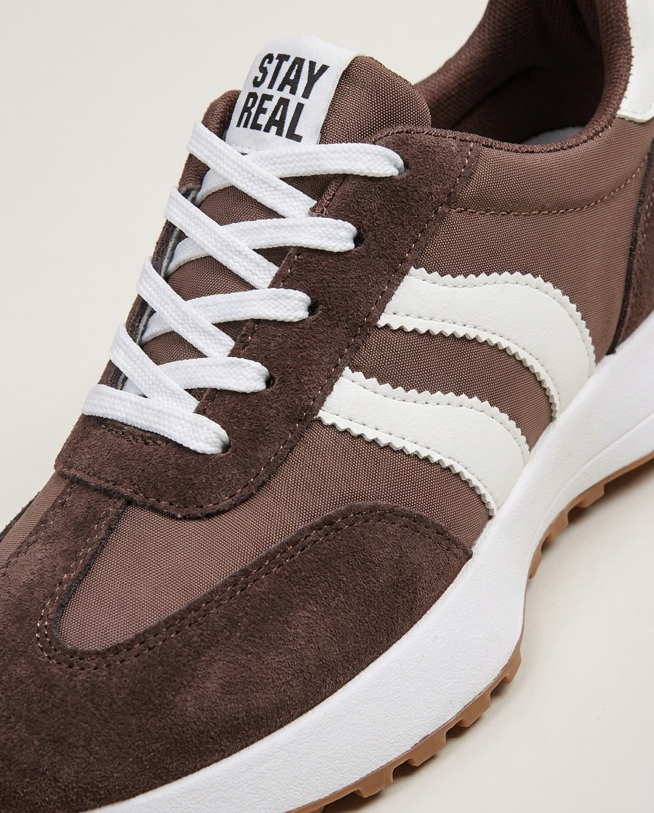Low-Top Lace-Up Contrast Stripe Trainers