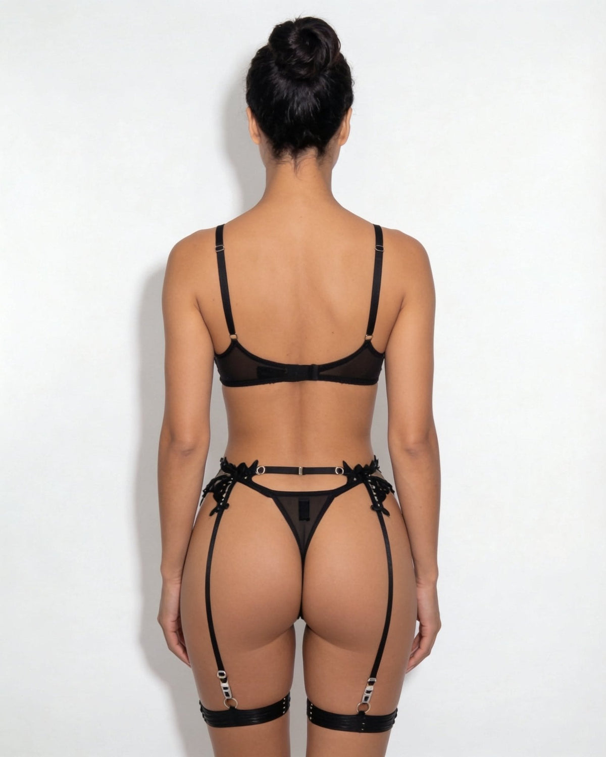 Lace Appliqué Bra G-String And Suspender Set