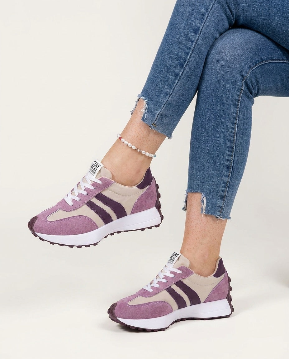 Low-Top Lace-Up Contrast Stripe Trainers