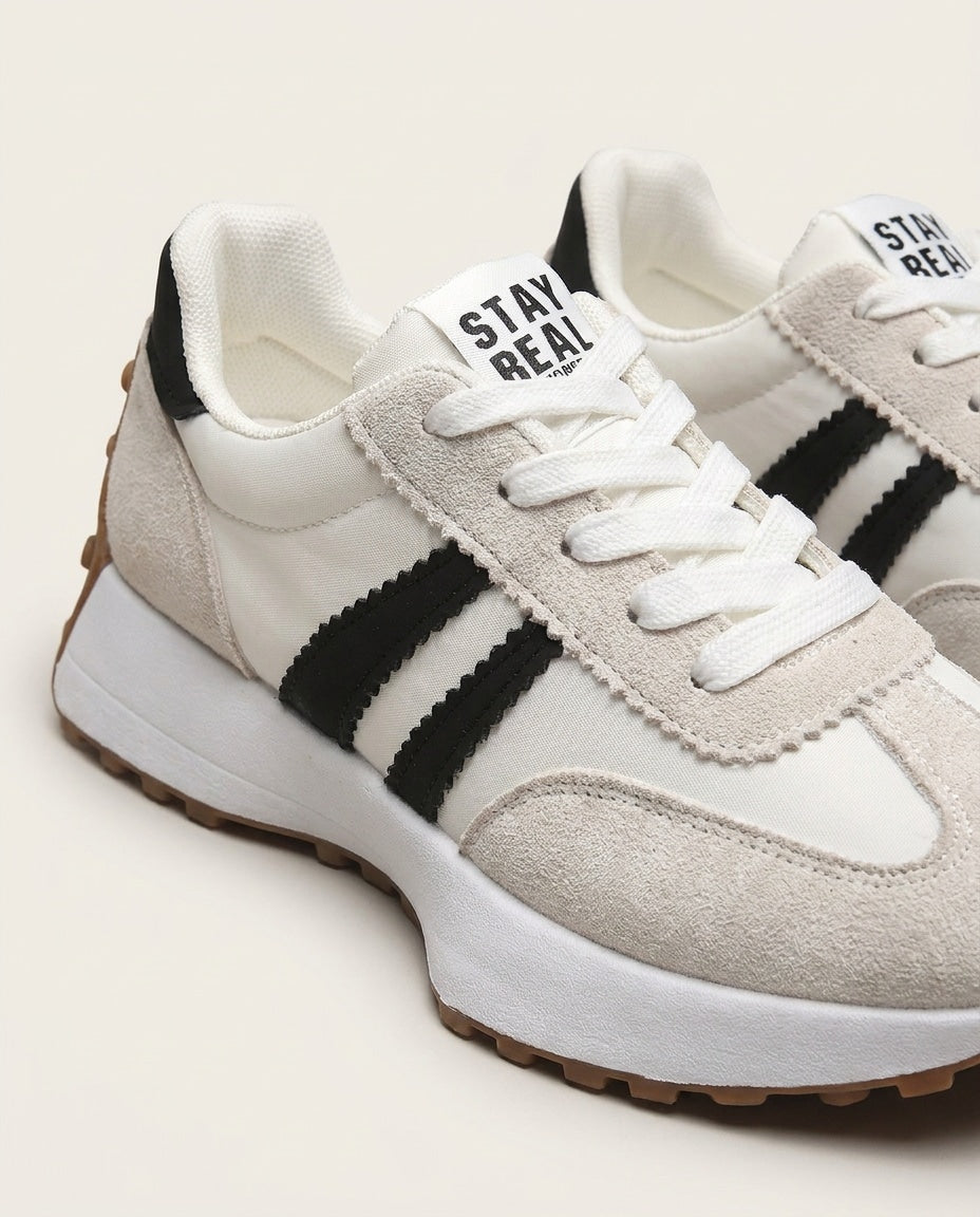 Low-Top Lace-Up Contrast Stripe Trainers