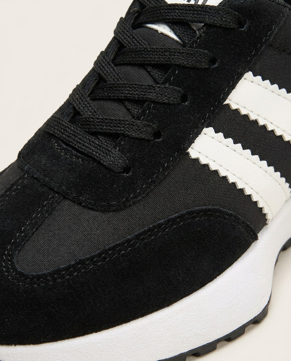 Low-Top Lace-Up Contrast Stripe Trainers
